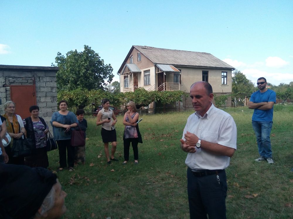 ვანის მერობის კანდიდატი მშობლიური სოფლის მოსახლეობას შეხვდა [R]
