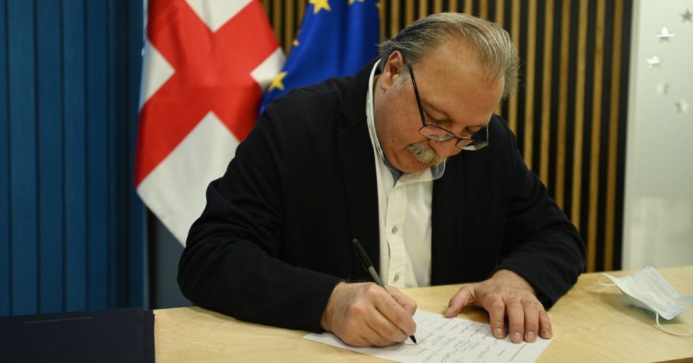 შეთანხმების დოკუმენტს ხელი გრიგოლ ვაშაძემ მოაწერა