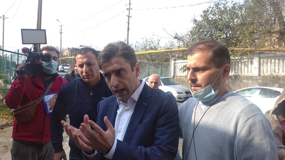“ლეიბორისტული” პარტიის ქუთაისის მერობის კანდიდატი ირაკლი კიკვაძე 30-მდე პირმა ცემა