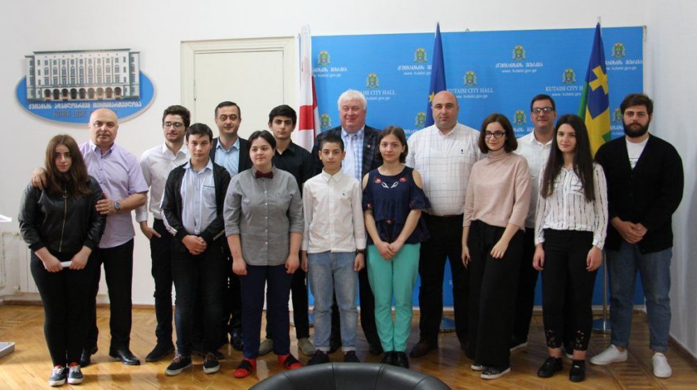 მერაბ კვიცარიძე 10  მოსწავლის თურქეთში  მოგზაურობას დააფინანსებს