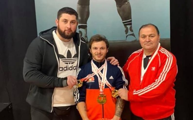 ქუთაისელმა ძალოსანმა შოთა მიშველიძემ 3 ოქროს მედალი მოიპოვა