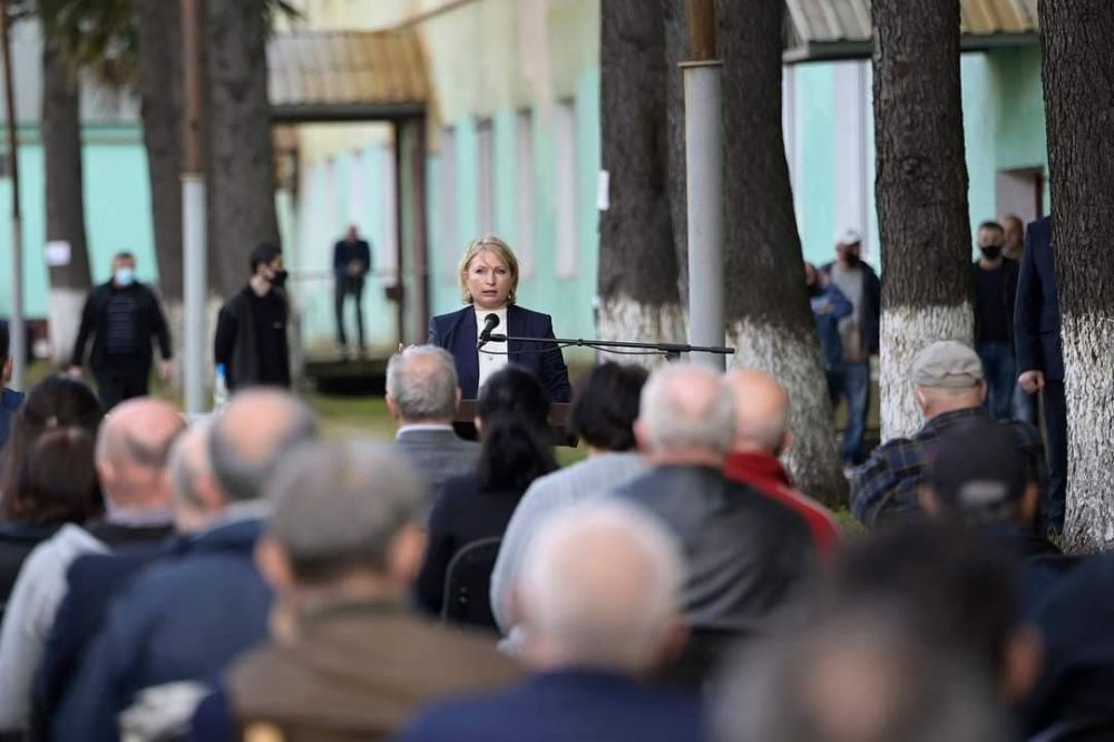 ნათია თურნავა ტყიბულში, „საქნახშირში“ დასაქმებულ მეშახტეებს შეხვდა
