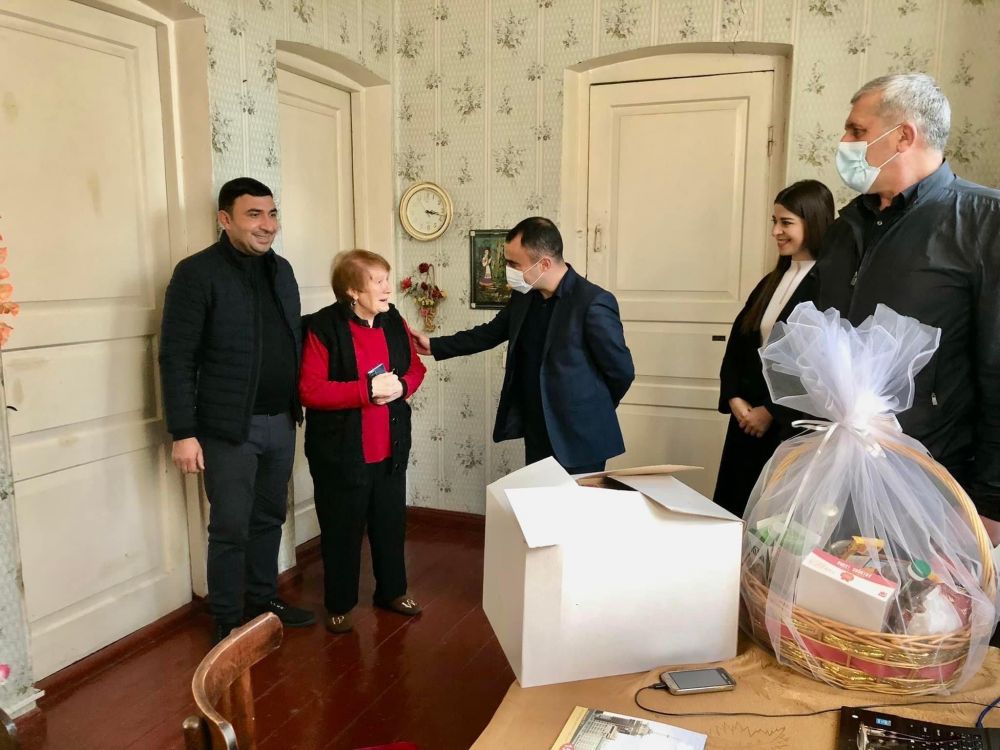 გარდაბნის მერიამ  280 სოციალურად დაუცველ ოჯახს,  საახალწლო ნობათი გადასცა