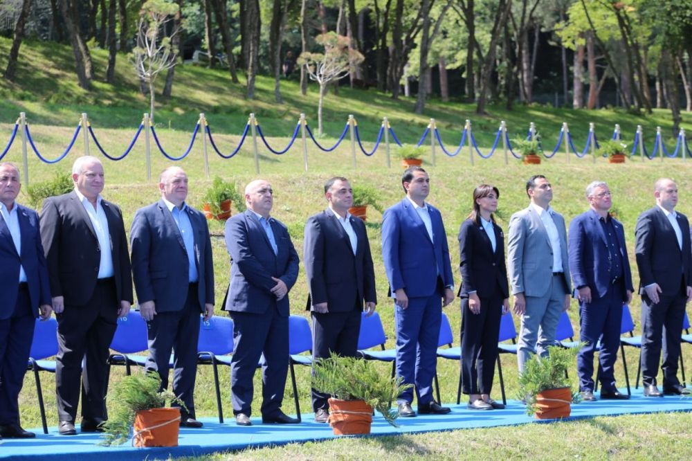 ვინ არიან „ქართული ოცნების“ მაჟორიტარი დეპუტატობის კანდიდატები?