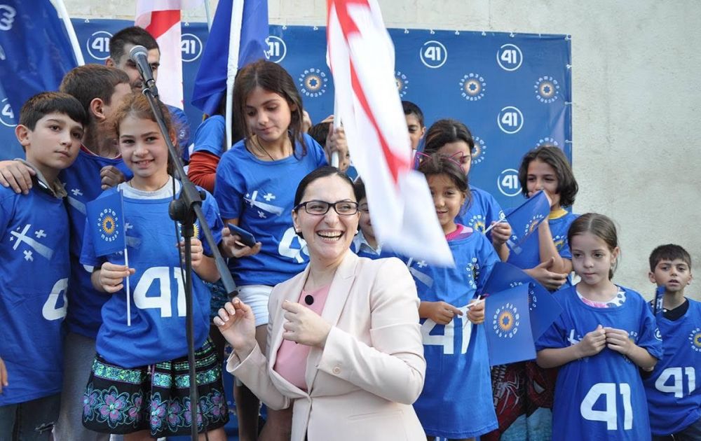 “მე ვიქნები მაჟორიტარი, რომელიც თითოეულ თქვენგანს მოუსმენს”(R)