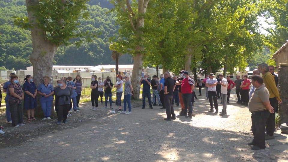 წყალტუბოში, სოფელ ოფურჩხეთში ნამახვანჰესის მომხრეებმა აქცია გამართეს
