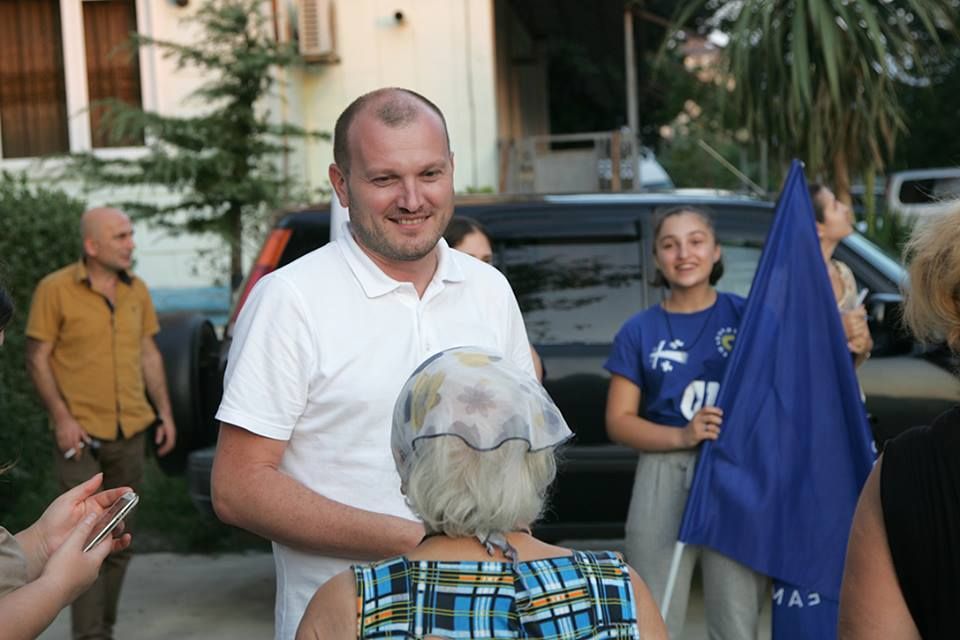 ,,ჩვენი გუნდი შეძლებს მოაწესრიგოს ინფრასტრუქურული საკითხები ქუთაისში”  [R]