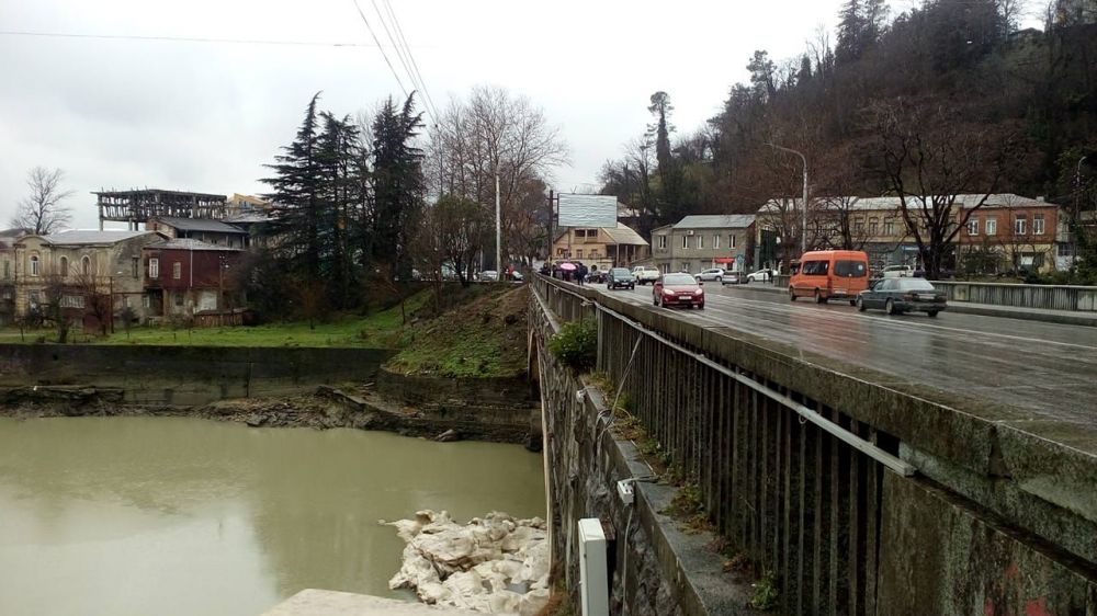 ქუთაისში, რუსთაველის ხიდთან ტურისტული ატრაქცია მოეწყობა