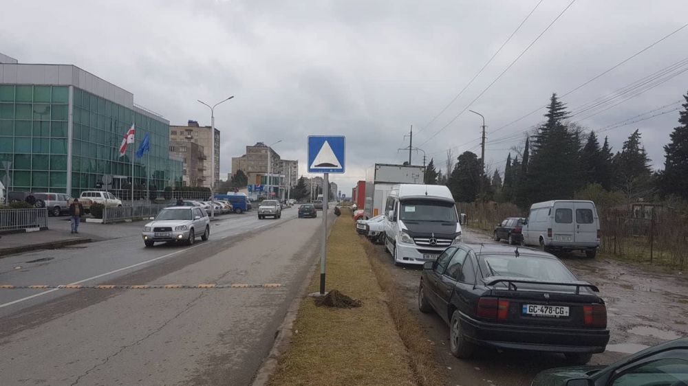 ,,ქუთგანათების სერვისმა“  ახალი საგზაო ნიშნები დაამონტაჟა