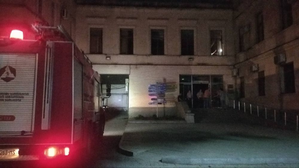 ქუთაისის საკრებულოს სხდომათა დარბაზში ძლიერი დაკვამლიანება იყო