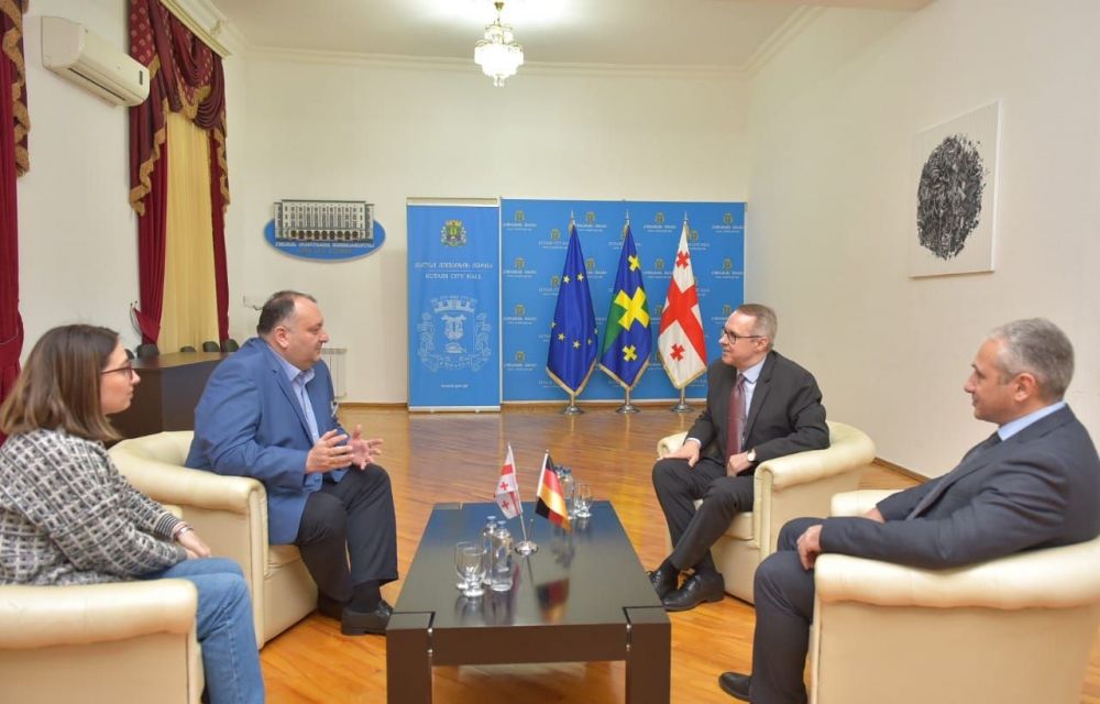 ქუთაისში გერმანიის ფედერაციული რესპუბლიკის ელჩს პეტერ ფიშერი იმყოფებოდა