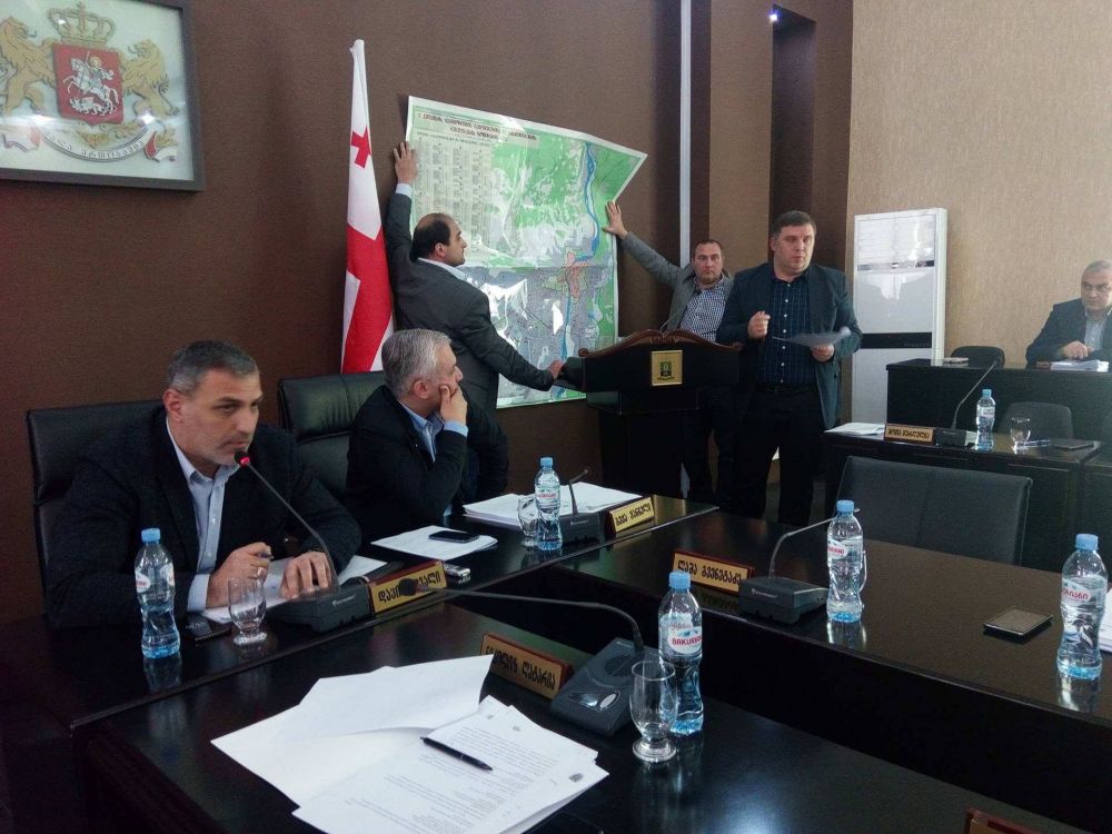 “გეოგრაფიის გაკვეთილი” საკრებულოს სხდომაზე [VIDEO]