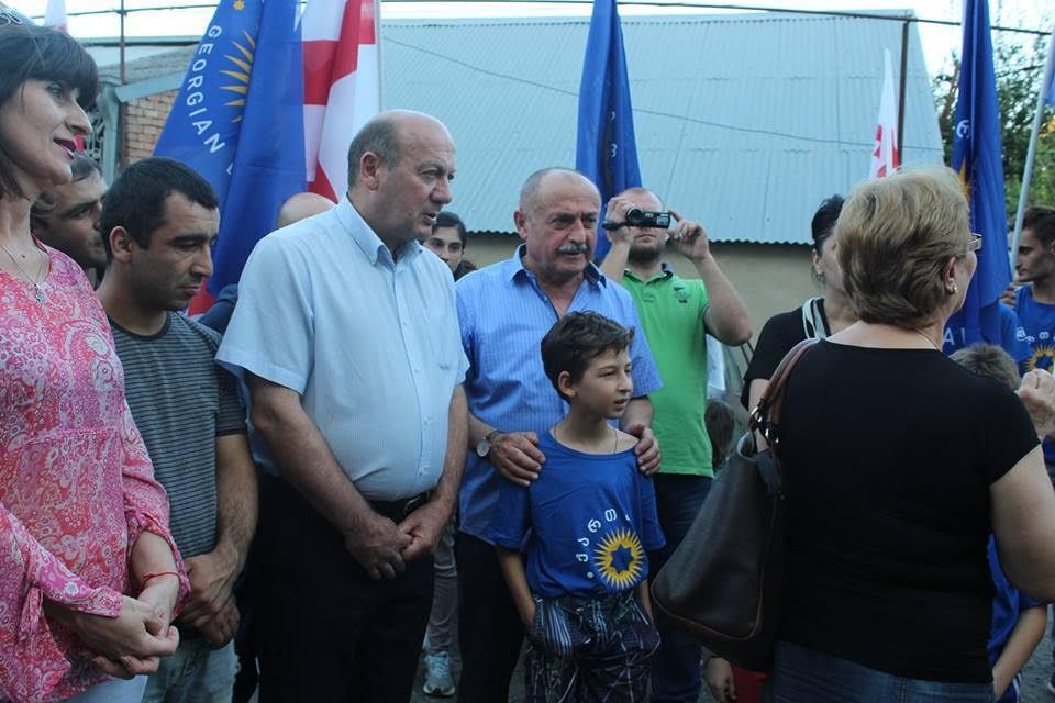 იოსებ მაკრახიძე და თემურ ხუბულური მოსახლეობას შეხვდნენ(R)