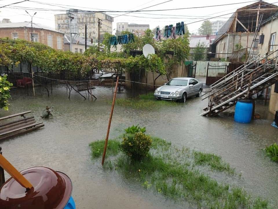 ქუთაისში ძლიერმა წვიმამ პრობლემები შექმნა